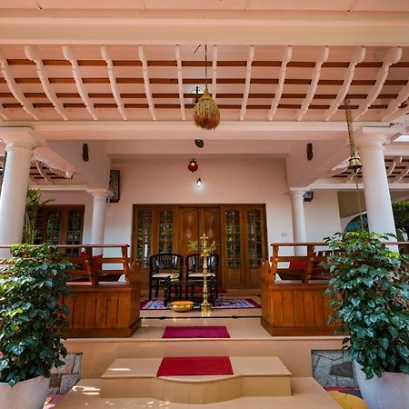 Parudeesa - Heavenly- Luxurious Palace Look-Near Cbd - Kerala - India With Breakfast Kāladi Dış mekan fotoğraf