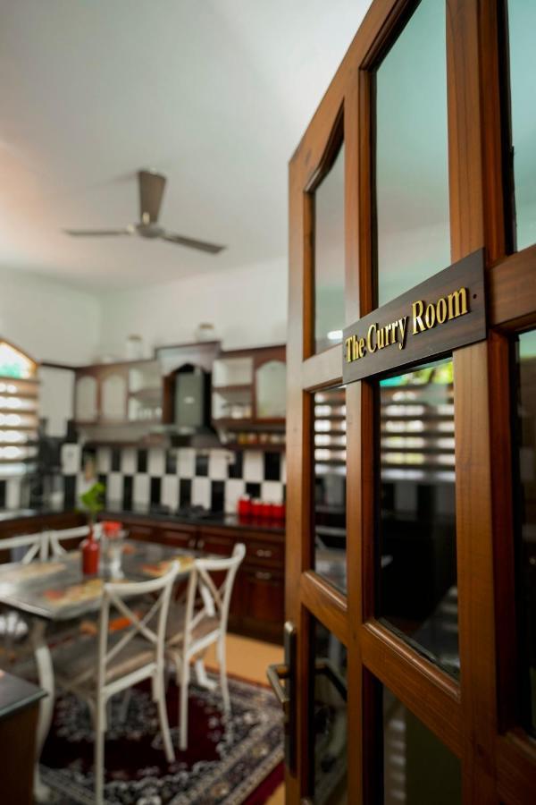 Parudeesa - Heavenly- Luxurious Palace Look-Near Cbd - Kerala - India With Breakfast Kāladi Dış mekan fotoğraf