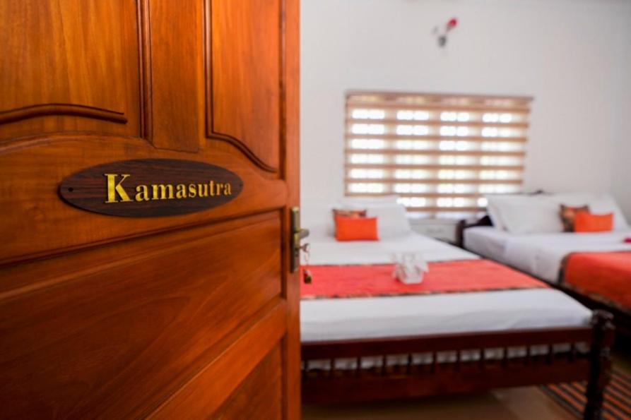 Parudeesa - Heavenly- Luxurious Palace Look-Near Cbd - Kerala - India With Breakfast Kāladi Dış mekan fotoğraf