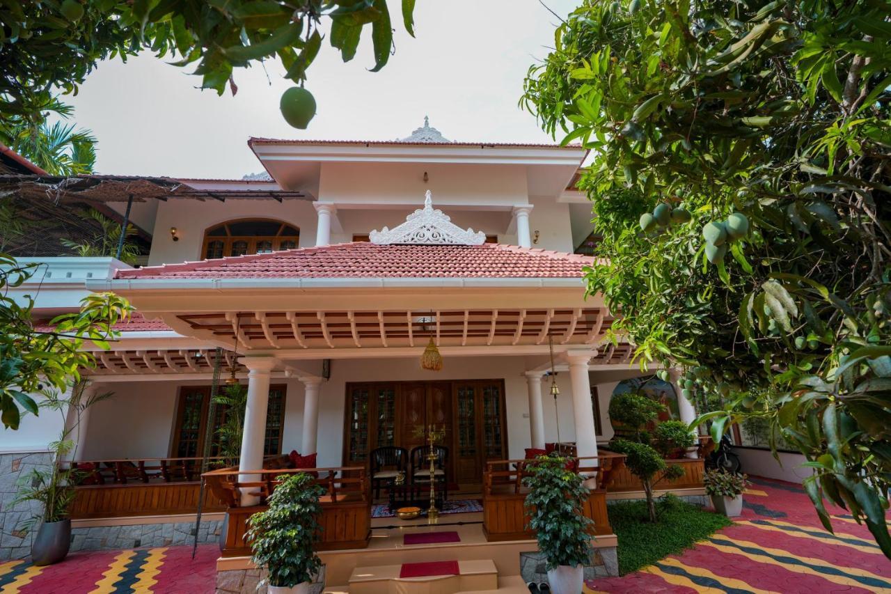 Parudeesa - Heavenly- Luxurious Palace Look-Near Cbd - Kerala - India With Breakfast Kāladi Dış mekan fotoğraf