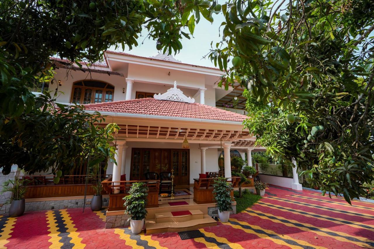Parudeesa - Heavenly- Luxurious Palace Look-Near Cbd - Kerala - India With Breakfast Kāladi Dış mekan fotoğraf
